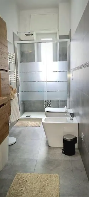 Dream Apartments Stanza 1 In Appartamento Condiviso Con Bagno Privato Esterno Milan 0*,  Italy