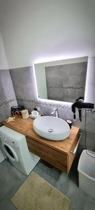 Guest house Dream Apartments Stanza 1 In Appartamento Condiviso Con Bagno Privato Esterno Milan